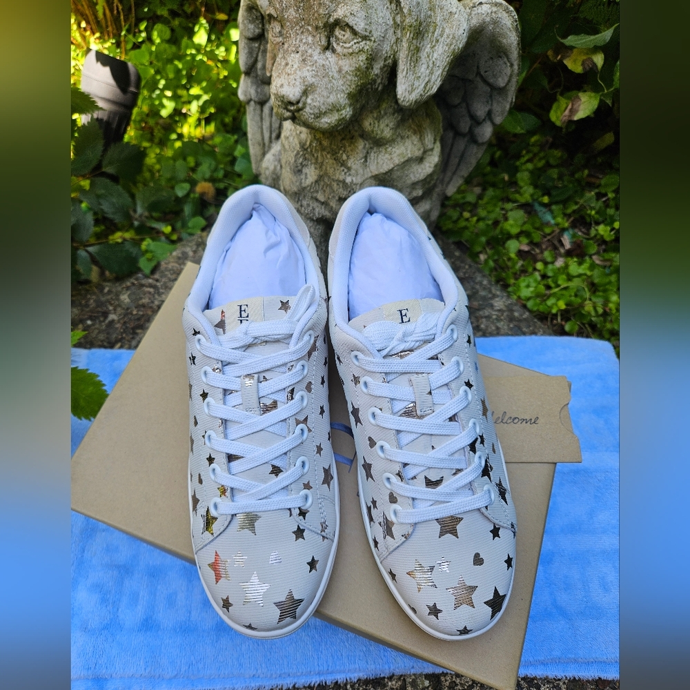Ellen Degeneres Chapastar Sneakers White Leather Gold Star Print 9M & 9-1/2 NWT - Picture 15 of 16
